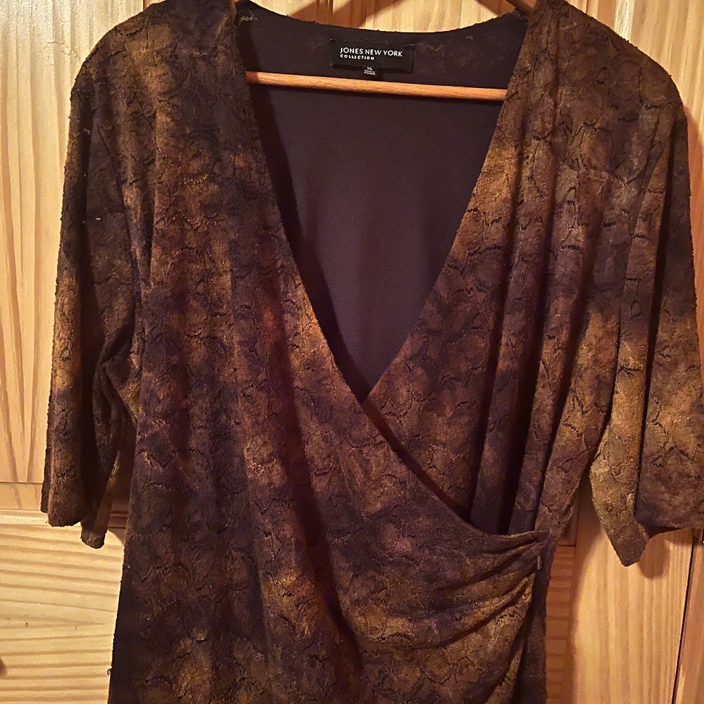 Jones New York, XL, lined wrap knit top.  Brown and gold colors.